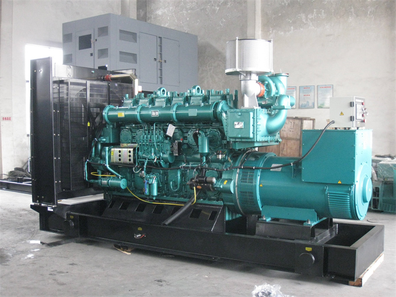 哈巴河200KW 柴油发电机的油耗是多少?
