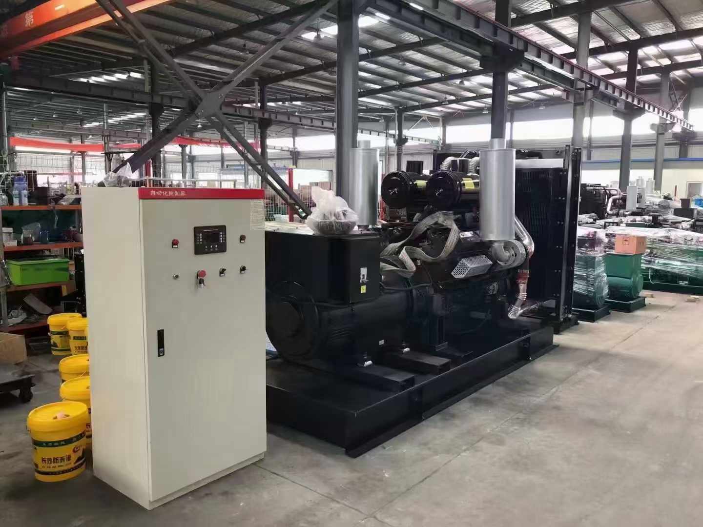 哈巴河柴油发电机运行时的噪音和振动水平如何?